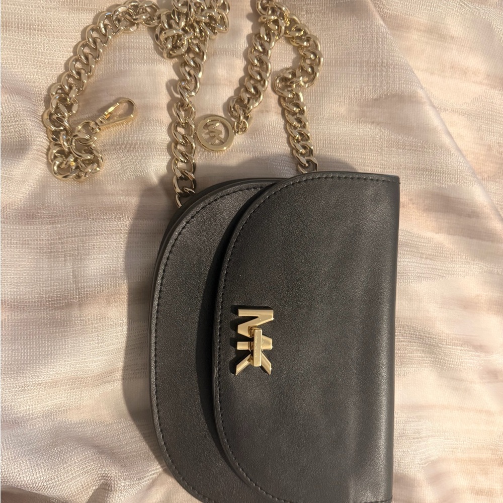 Micheal Kors Fanny/shoulder strap bag on gold chain